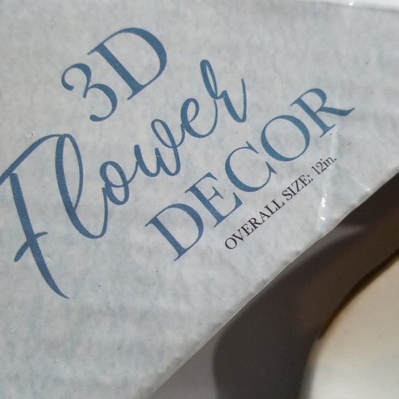 3D Flower Wall Decor - Picture 5 of 5